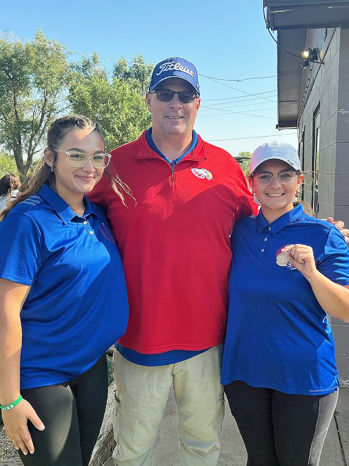 Two HHS girls going to State Golf Tournament